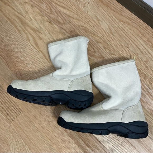 Lands End White Faux Shearling Lined Boots 6B - Picture 3 of 7